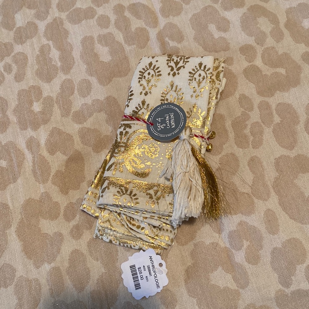 NWT Anthropologie set of 4 gold and cream cocktail napkins